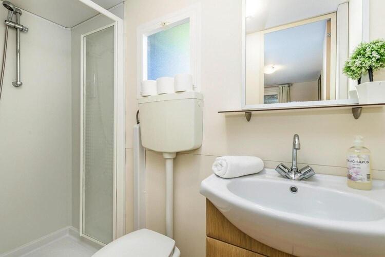 Mobile Home Mediteran Superior By The Pool In Caravan Park Strasko, Novalja Exterior photo